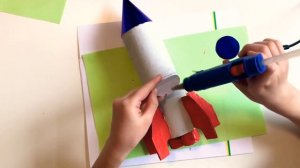 ПОДЕЛКИ ко ДНЮ КОСМОНАВТИКИ Как Сделать ракету Своими руками झाड़ीदार रॉकेट how to make a rocket