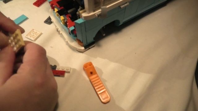 Building Lego Creator Volkswagen T2 Camper Van SET 10279 PART 9 смотреть онлайн