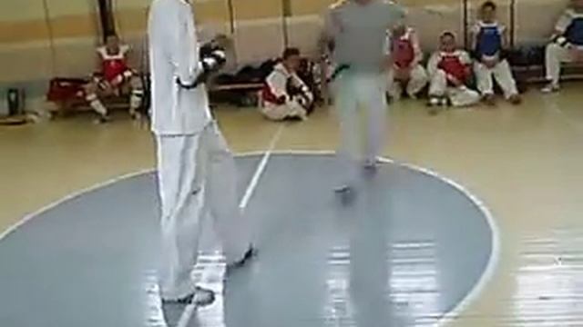 Sparring-taekwondo-23-gimnaziya.MOV смотреть онлайн