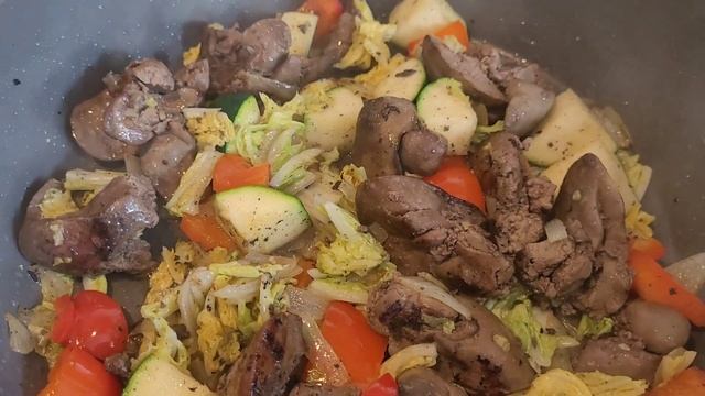 Обед при диабете 2 типа. Куриная печень с овощами. смотреть онлайн