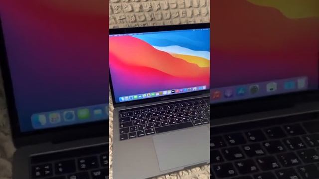 MacBook Pro 13, 2016, Touch Bar , Core I7 3.3ghZ/16gb/512gb SSD/1.5gb video /42 цикла смотреть онлайн