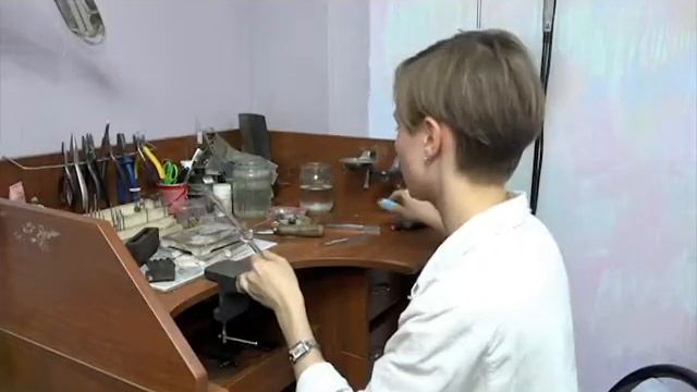 Самое важное на столе ювелира смотреть онлайн