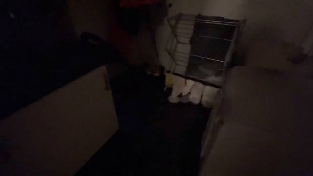 Поехал в Норвегию работать в теплице,вот условия проживания #работа #работаванглии #работавнорвегии смотреть онлайн