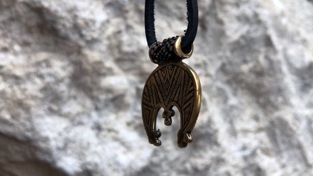 Женский оберег Трёхрогая лунница Кулон бронзовый Подвеска на шею Подарок девушке Сувенир из Крыма смотреть онлайн