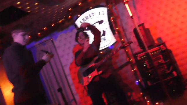 в ресторане на перекрёстке улиц старый арбат и большой афанасьевский переулок в москве зимой смотреть онлайн