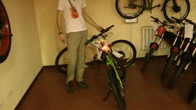 Задняя фара с поворотником со звуковым подтверждением смотреть онлайн