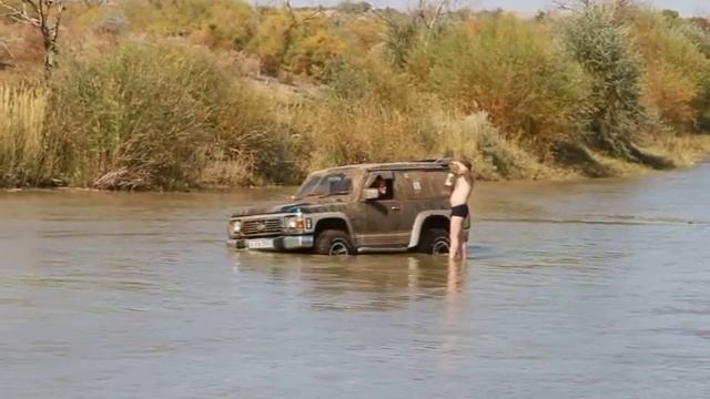 4x4 Adventures. Kazakhstan. Клуб Проходимец. Джипы, гонки, река Или. смотреть онлайн