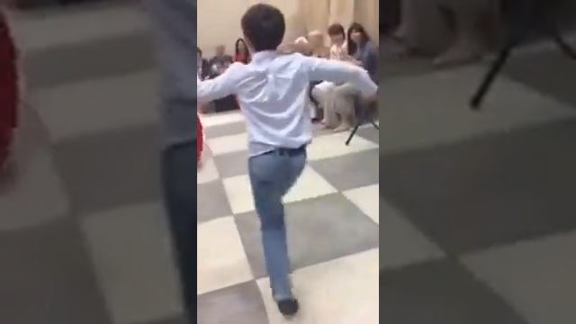 Вот как надо танцевать лезгинку!! супер лезгинка смотреть онлайн