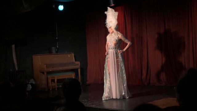 White Wings смотреть онлайн