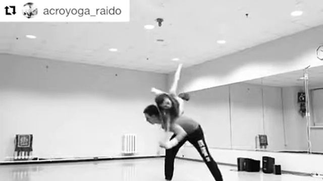 Performance contemporary dance @acroyoga_raido @margaritazhandarova смотреть онлайн