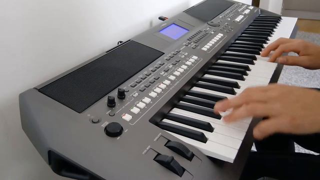 Yamaha PSR S 670 смотреть онлайн