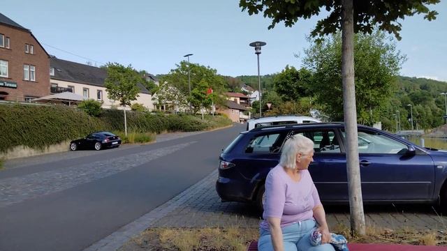 Деревня в Германии. Вокзал в Германии. Dorf in Deutschland. Bahnhof in Deutschland. смотреть онлайн