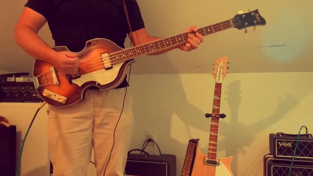 I Want To Hold Your Hand - Bass Cover смотреть онлайн