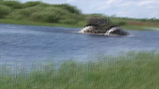 ХИЩНИК - ЧТО ТЫ ДЕЛАЕШЬ? | ПОКАТУШКИ НА ВЕЗДЕХОДЕ ПО БОЛОТУ смотреть онлайн