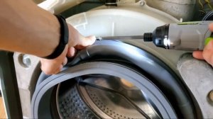 Как заменить манжету на стиральной машине...