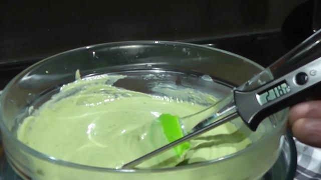 Гигантский КитКат с зеленым чаем. Mega KitKat green tea. смотреть онлайн
