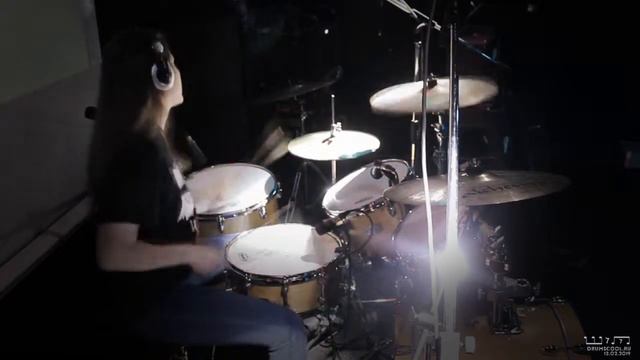 Евгения Манович. AC/DC - Crazy Train (drum cover) смотреть онлайн
