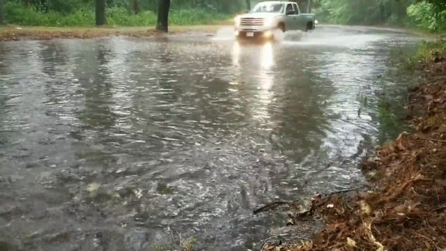 Draining Massive Flood By Unclogging Drains, Big Whirlpools смотреть онлайн