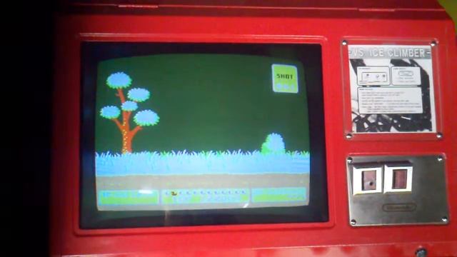NES Zapper connected to a Nintendo VS arcade game. VS Duck Hunt, pre palette fix смотреть онлайн