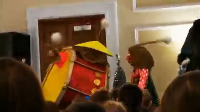 Лысяков Матвей поет песню "Барабан" смотреть онлайн