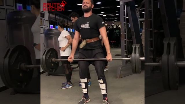 Deadlifts Blackout  - Heavy Lifting / Epic Gym Fails