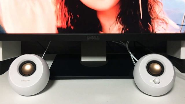 Creative Pebble - Modern 2.0 USB-powered Desktop Speaker смотреть онлайн