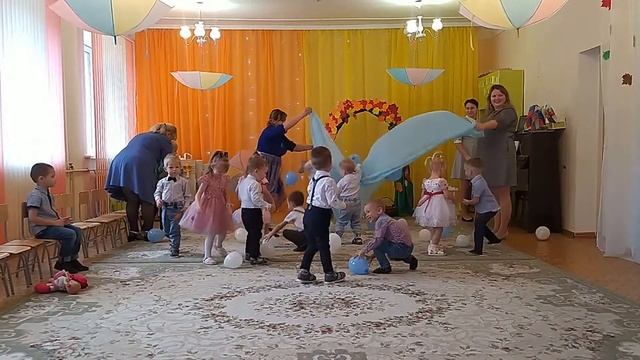 Осенний праздник в группе "Теремок" детского сада №14 "Рябинка" || Клинцы смотреть онлайн