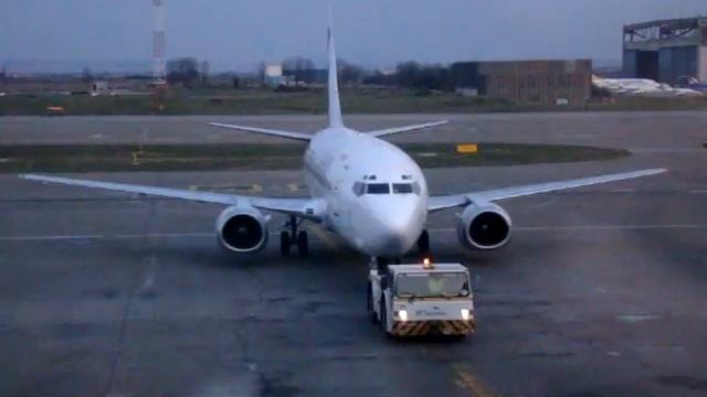 Jat Airways Boeing 737-3H9 (YU-AND) Belgrade [LYBE], Nikola Tesla Airport, Serbia смотреть онлайн