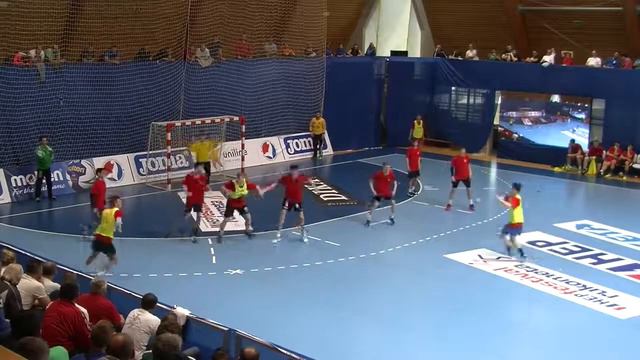 Breidt pådrag med russer venstre смотреть онлайн