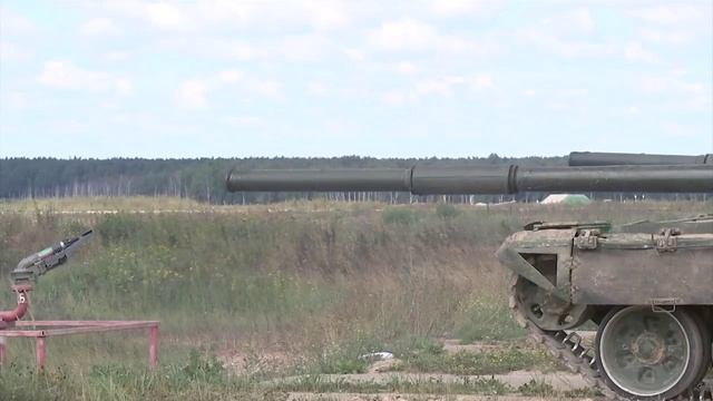 Пристрелка танков в ходе подготовки к «Танковому биатлону».mp4 смотреть онлайн