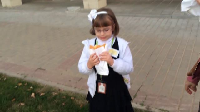 Папа Тёма. Утренние стихи. Альбом первоклассника. Сладкий перекус. Бассейн Паллада. Игра Друг-Утюг смотреть онлайн