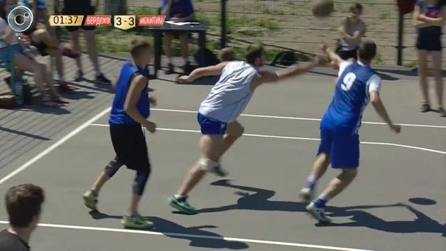 Чемпионат Новосибирской области по стритболу прошёл в Бердске смотреть онлайн