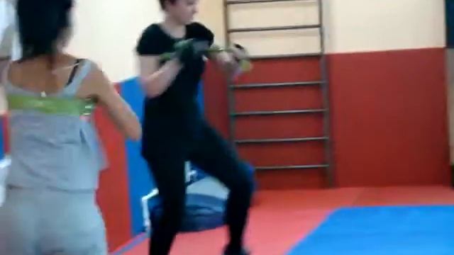 Боевой фитнес. Эпизод 3 - работа с резиной смотреть онлайн