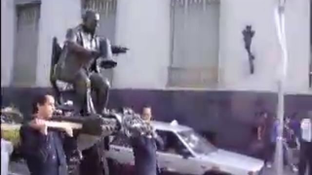 Homenaje a Don Leónidas Zegarra Uceda. Desfile 04. Llegada a la esquina. 16s..avi смотреть онлайн