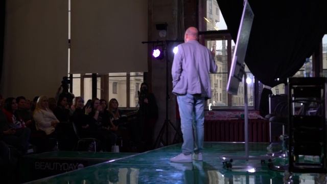 ДВИК | Что такое критика | За что вас всегда будут критиковать. Как использовать критику. смотреть онлайн