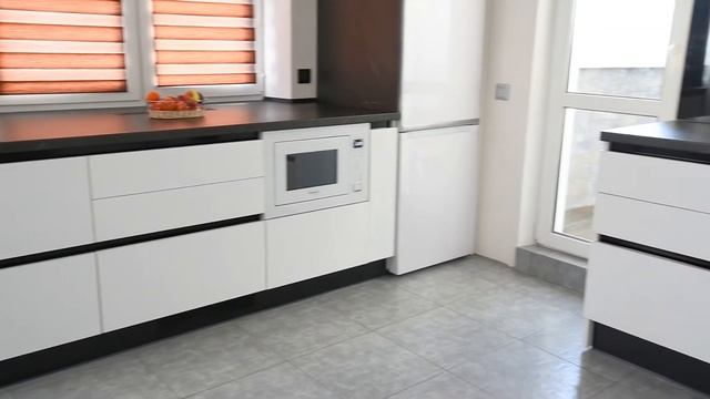 Кухня сложной составной формы из акрила и Cleaf.Project 129 смотреть онлайн