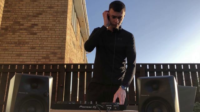 QUARANTINED#1 - Adam Gibson смотреть онлайн