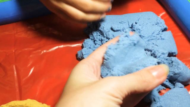 Распаковка кинетического песка . Мерцающий кинетический песок с Блестками ❤️️ смотреть онлайн