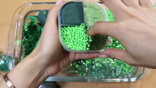 "Khaki" Mixing "Khaki" EYESHADOW,Makeup,Parts and glitter Into Clear Slime! "Khaki SLIME" смотреть онлайн