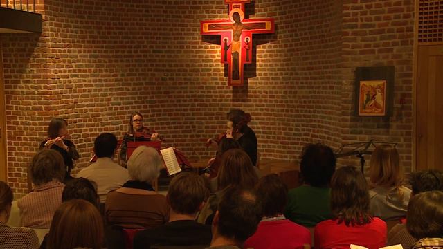 Mozart’s quartet in C for flute, violin, viola and cello смотреть онлайн