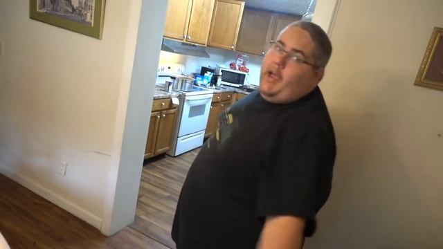 ЗЛОЙ ДЕД разреза тыкву ? а там.... ШОК смотреть онлайн