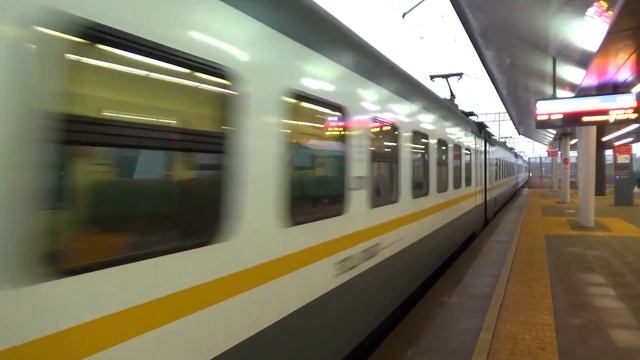 Видеомикс #23 Поезда Киевского хода: ЭП20-062, кософарые ЭД4М, чумазые ЭП2Д, ЭШ2-010 и Аэро-Ласточк смотреть онлайн