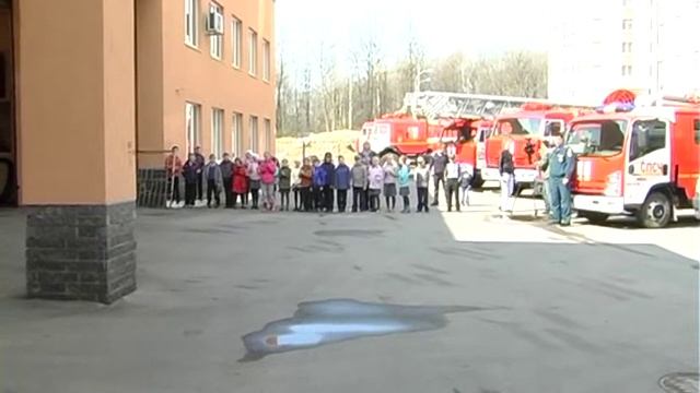 В преддверии Дня пожарной охраны России в 4-пч г.Н.Новгорода прошел День открытых дверей. смотреть онлайн
