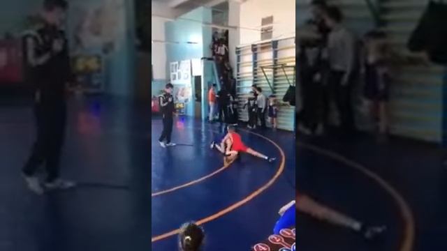 Михаил Захаров (я) против своего друга на соревнованиях г.Милетополь 2 часть (2#) смотреть онлайн