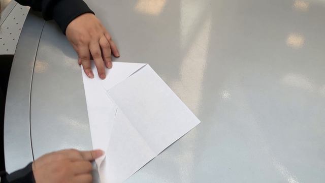 Nicole Garay - Paper Plane смотреть онлайн