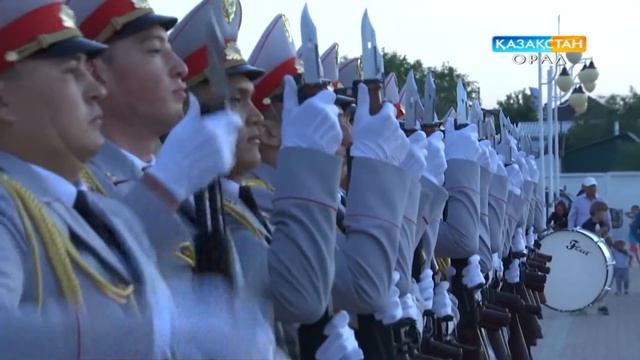 Полиция қызметкерлерін төл мерекелерімен құттықтаймыз! смотреть онлайн