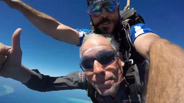 Skydive into Great Barrier Reef смотреть онлайн