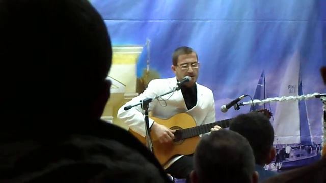 Белая Ворона. Концерт 27.12.14. Марат Чумашев. Кораблик смотреть онлайн