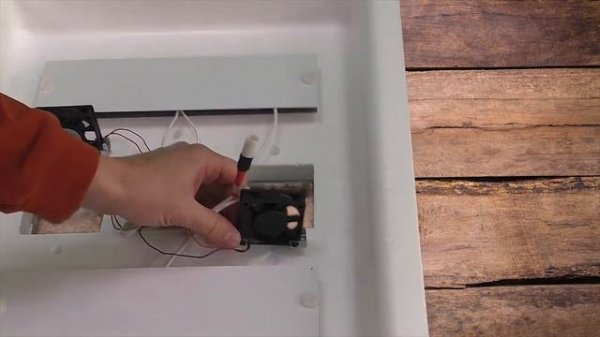 Установка вентиляторов в инкубатор Несушка.