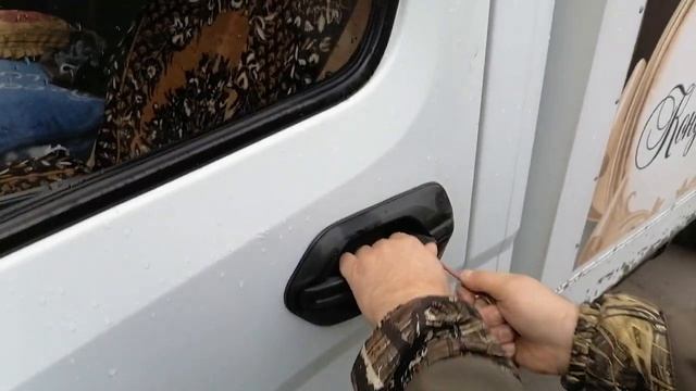 Как открыть дверь Газель некст без ключа. смотреть онлайн